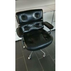 Vitra Eames Lobby Chair ES 104 in chroom en zwart leder TOP