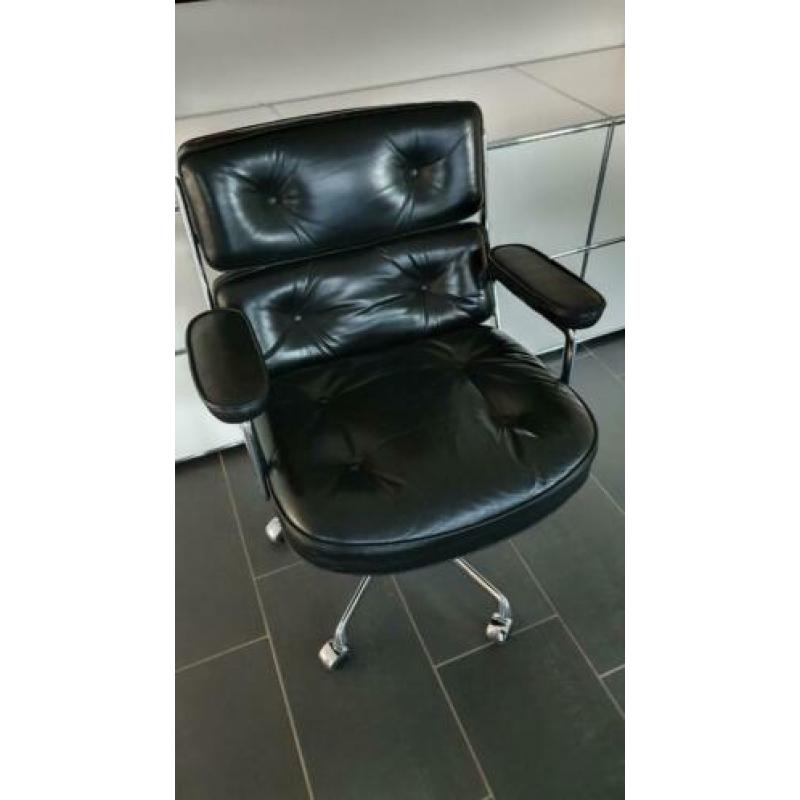 Vitra Eames Lobby Chair ES 104 in chroom en zwart leder TOP