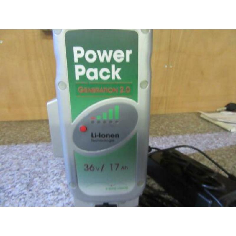 bijna nieuwe flijer accu 36 volt 17 amp ruim 600 watt