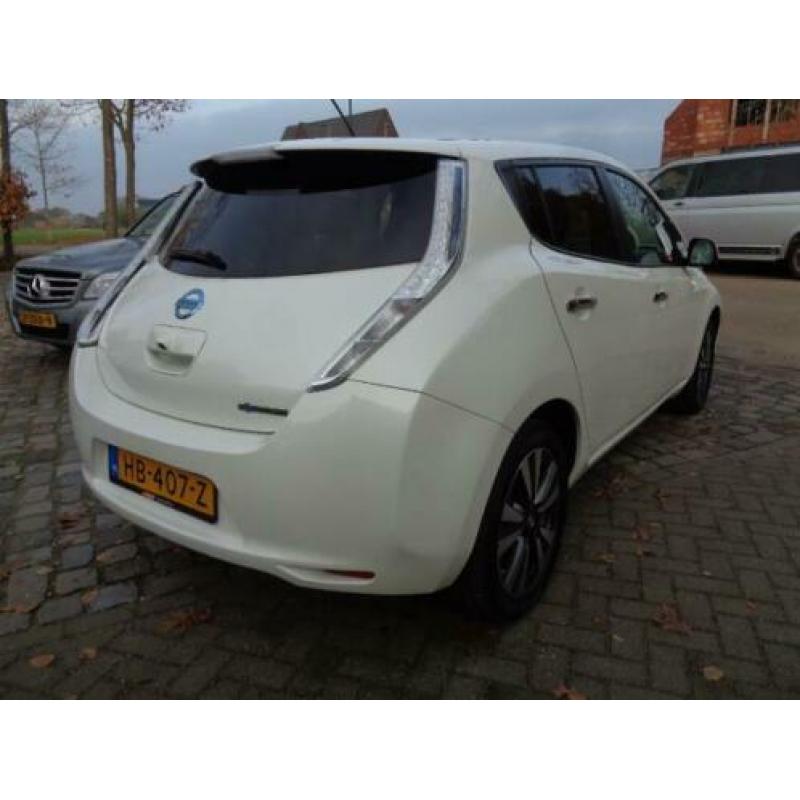 Nissan Leaf TEKNA 24 KWH INCL. BTW NAV/LEDER (bj 2015)
