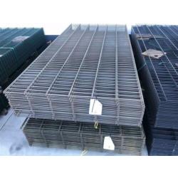 30m Gebrand Hekwerk 120cm 8x6x8 - 2e keus palen