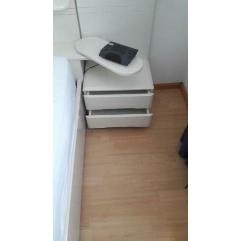 Bed 2 persoons 160 x 200