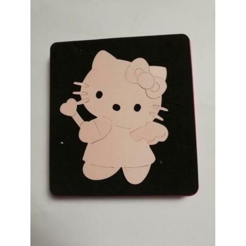 4 stansen snijmallen van Sizzix hello kitty