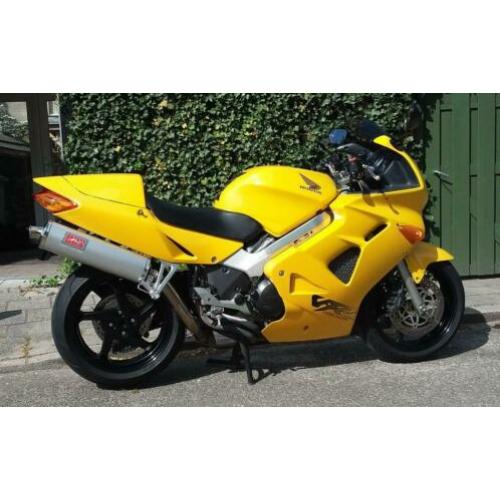 Honda VFR 800 verkeerd in zeer verzorgde staat