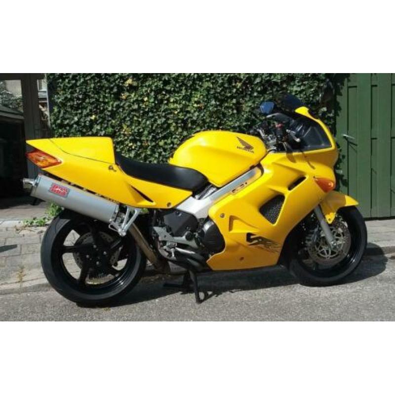 Honda VFR 800 verkeerd in zeer verzorgde staat