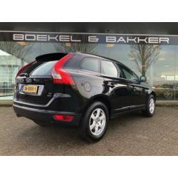 Volvo XC60 2.4 D5 AWD Momentum Geartronic - Navigatie - Trek