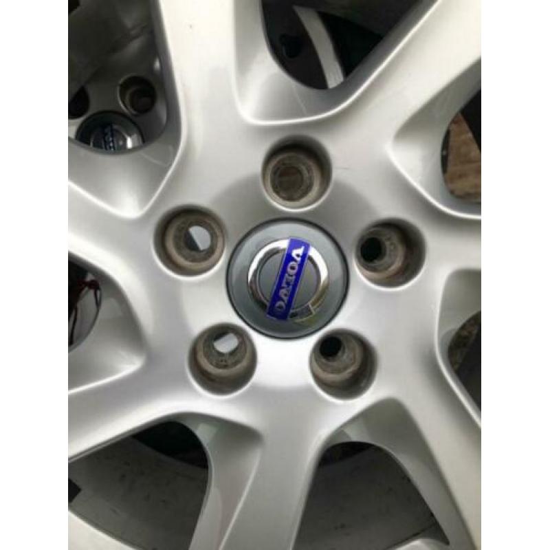 Volvo (V70-S80) Pandora velgen. Origineel. 17"