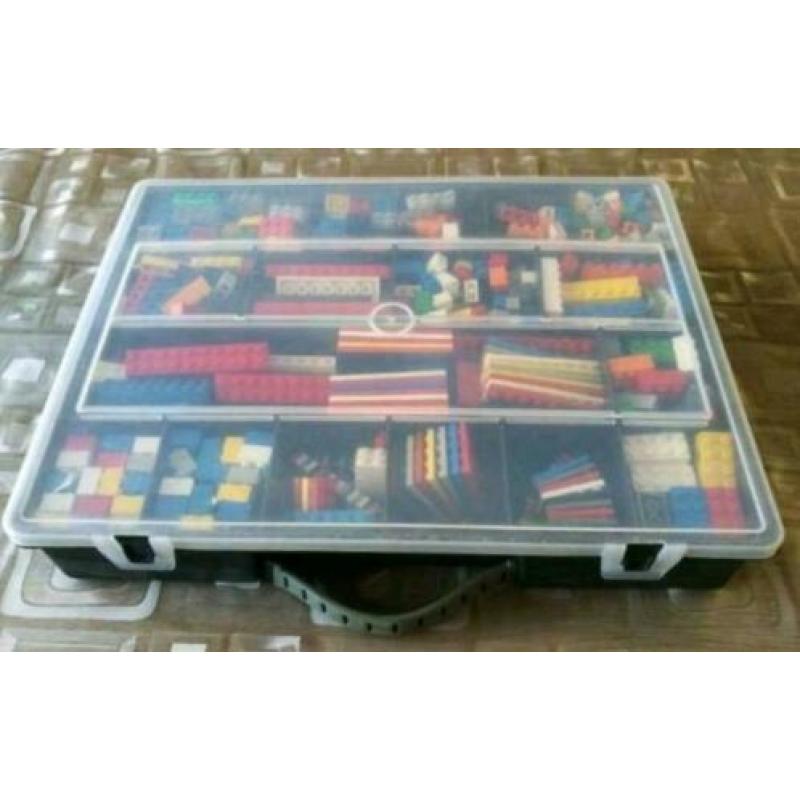Mooie opbergbox met legostenen, diverse kleuren en maten