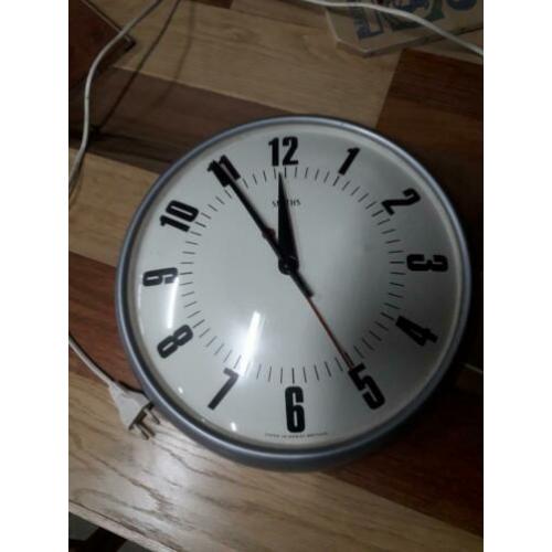 Jaren 60 electrische schoolklok / wandklok Smith England