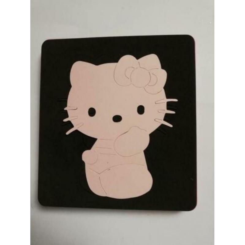 4 stansen snijmallen van Sizzix hello kitty