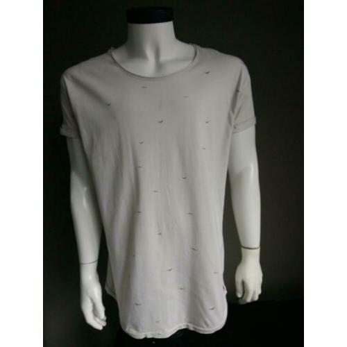 B keus: 8MM long shirt. Beige met print. Maat L. Vlekjes