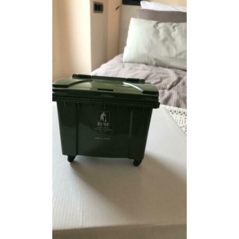 Afvalcontainer voor een poppenhuis