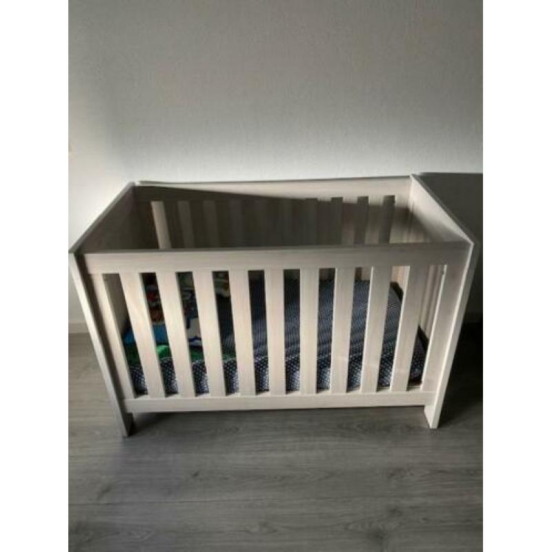 Driedelige Babykamer grijs