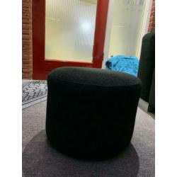Te koop 2 banken en 1 poef !!