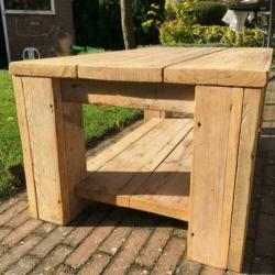 Salontafel / bijzettafel van steigerhout