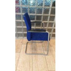 vergaderstoel , sledestoel, comforto , blauwe stof