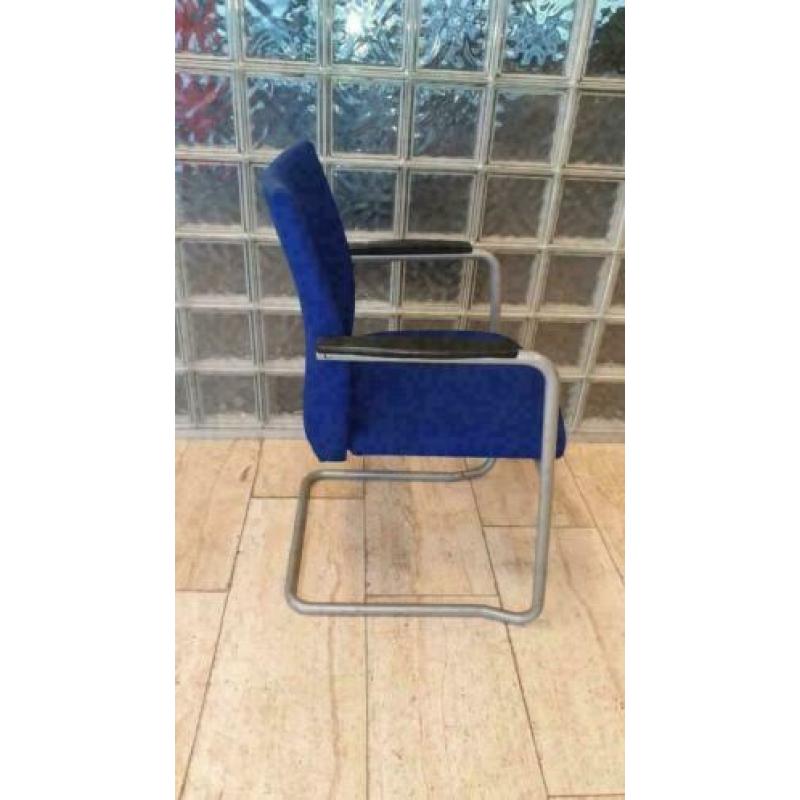vergaderstoel , sledestoel, comforto , blauwe stof