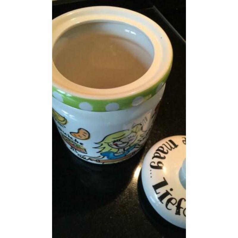 Mooie voorraadpot of koektrommel van Blond