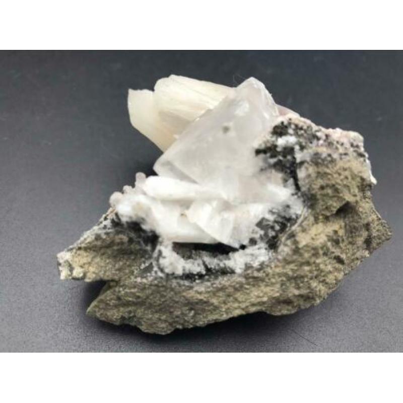 Zeoliet apofyliet okeniet stilbiet mineralen edelstenen gems