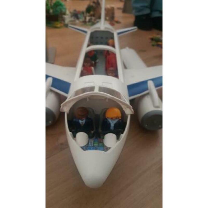 Vliegtuig met verkeerstoren playmobil