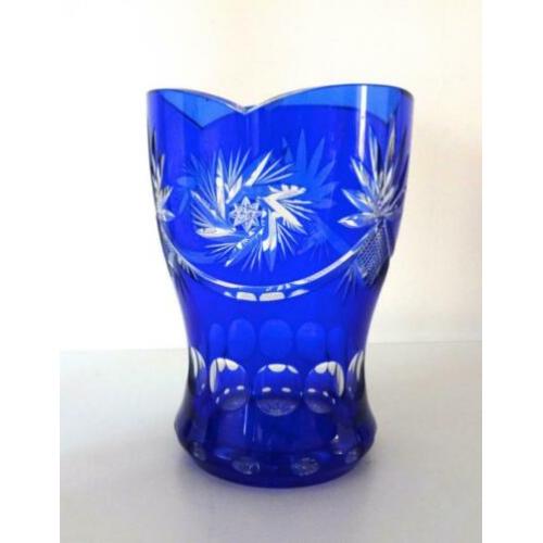 Kristal vaas helder blauw sierlijke gravering Bohemen 4649-k