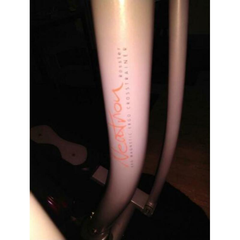 Crosstrainer nieuw uit doos , electro magnet. Aandrijving sy