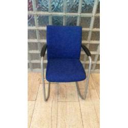 vergaderstoel , sledestoel, comforto , blauwe stof