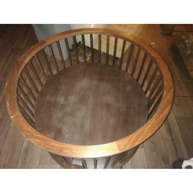Box - Bopita ronde houten baby box op wieltjes - 2 niveau's