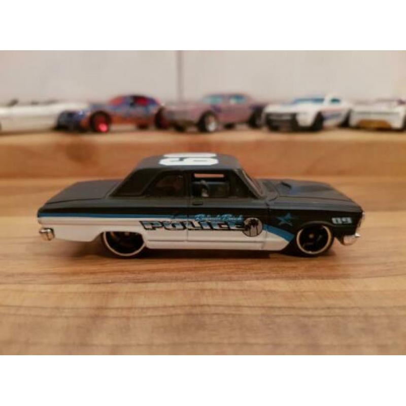 Hotwheels Ford Thunderbolt Police Beach