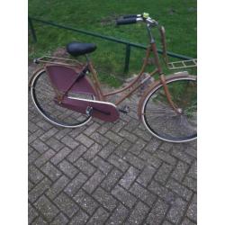 uion 28 inch goede dames fiets vraag prijs 85 op batterijen