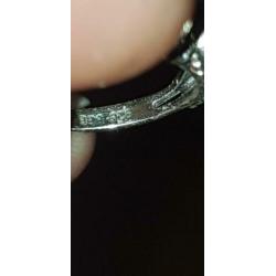 Mooi versierde zilveren ring ,maat 16