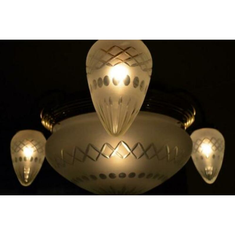 Imposante Art-Deco lamp met geslepen glas