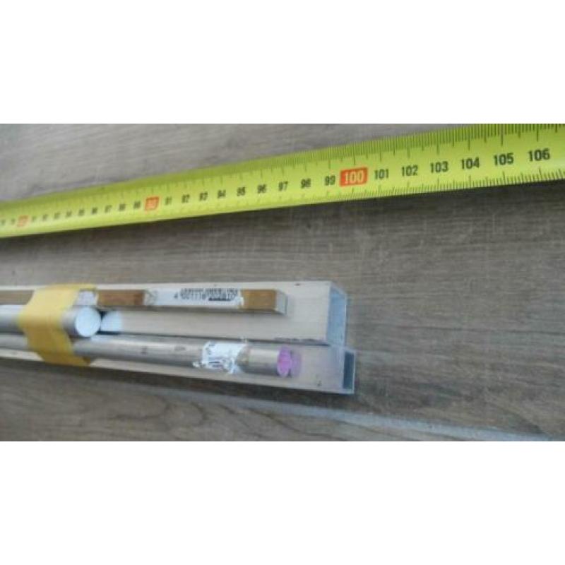 Aluminium volrond (10+8), volvierkant (7), openvierkant en U