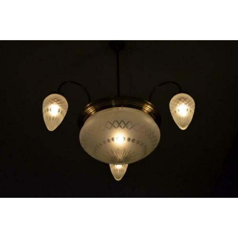 Imposante Art-Deco lamp met geslepen glas