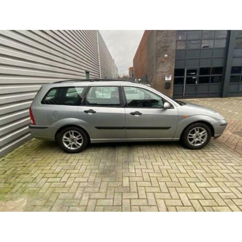 Ford Focus Wagon 1.6-16V Collection