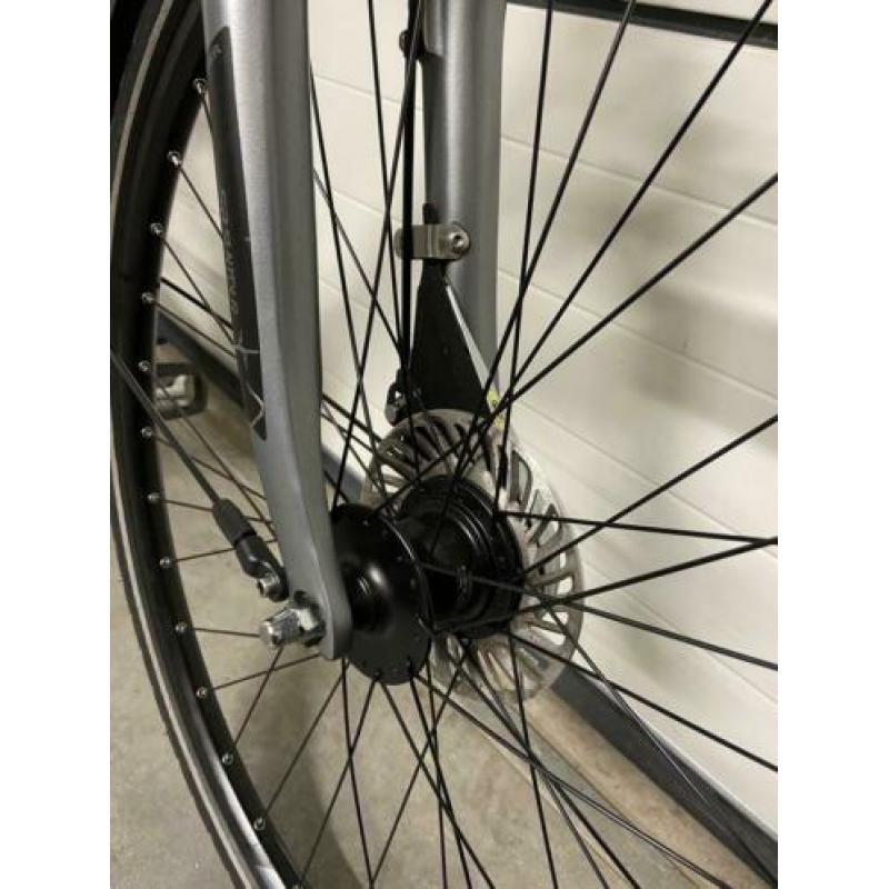 2017 Giant Entour E. Maten M en L Yamaha middenmotor, 6 x