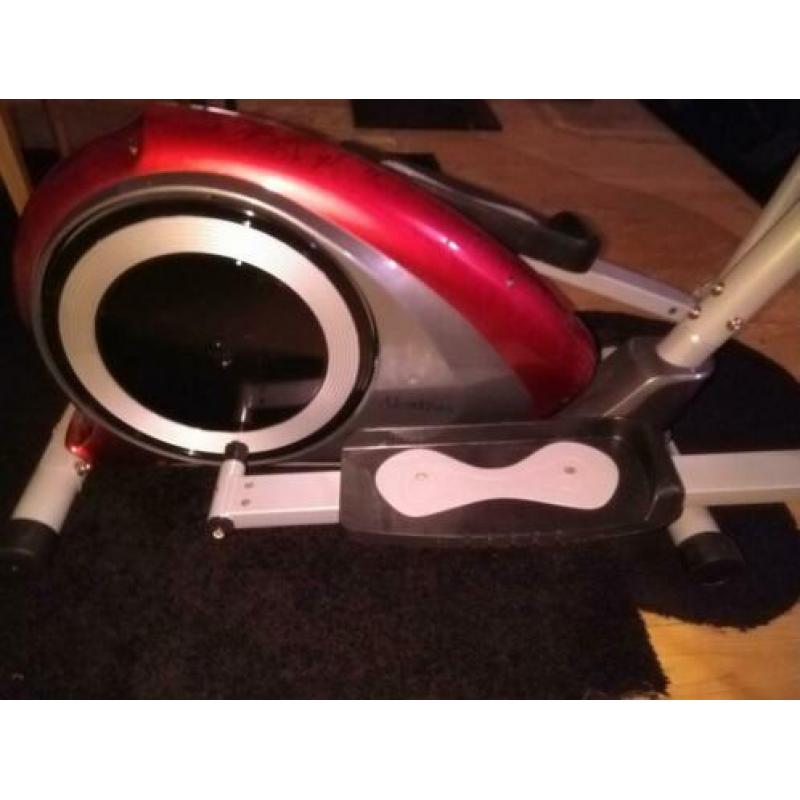 Crosstrainer nieuw uit doos , electro magnet. Aandrijving sy
