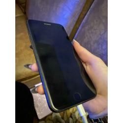 Mat zwarte iPhone 7 Plus met bescherm glas er bij