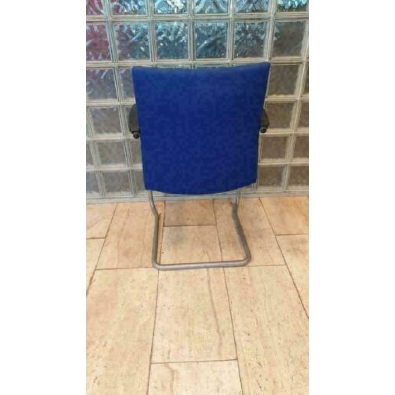 vergaderstoel , sledestoel, comforto , blauwe stof