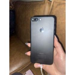 Mat zwarte iPhone 7 Plus met bescherm glas er bij