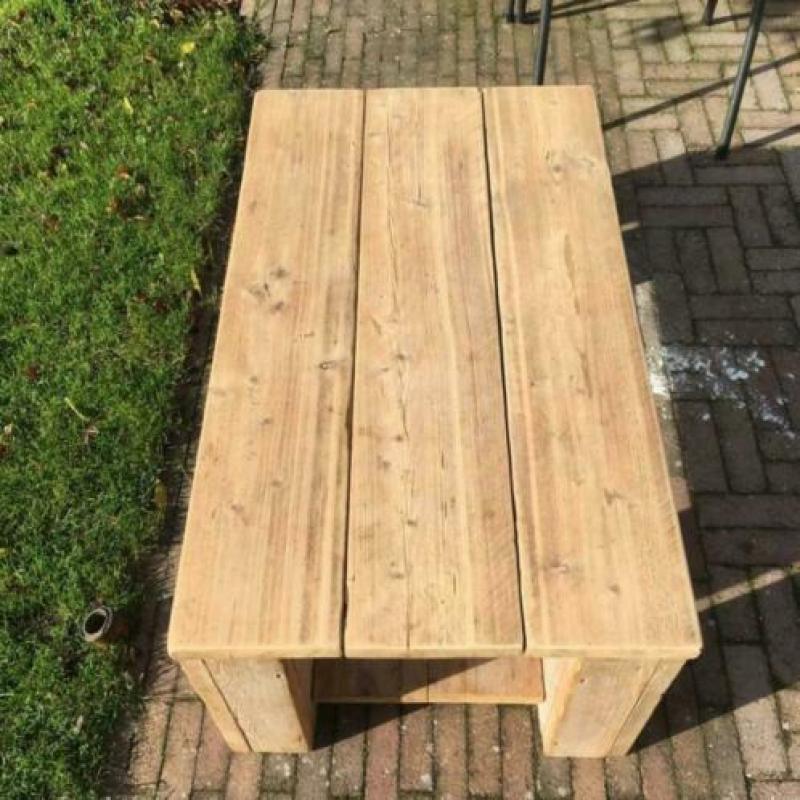 Salontafel / bijzettafel van steigerhout
