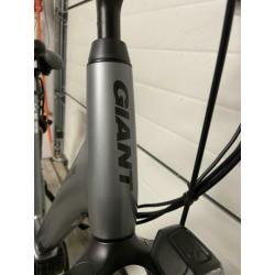 2017 Giant Entour E. Maten M en L Yamaha middenmotor, 6 x
