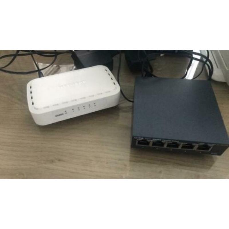 2x WiFi versterker incl twee Switch