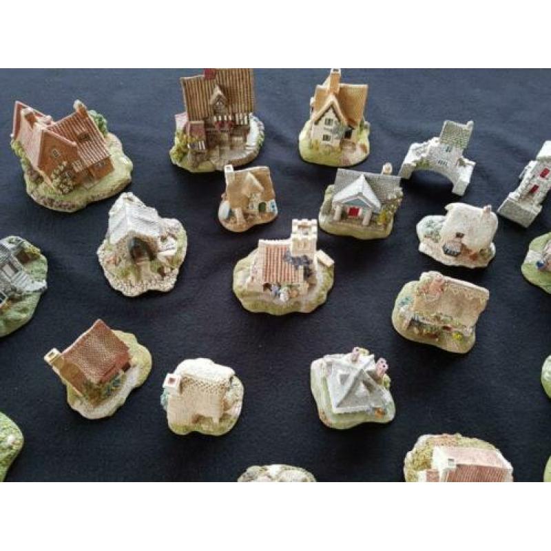 Verzameling Lilliput Lane miniatuurhuisjes