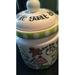 Mooie voorraadpot of koektrommel van Blond