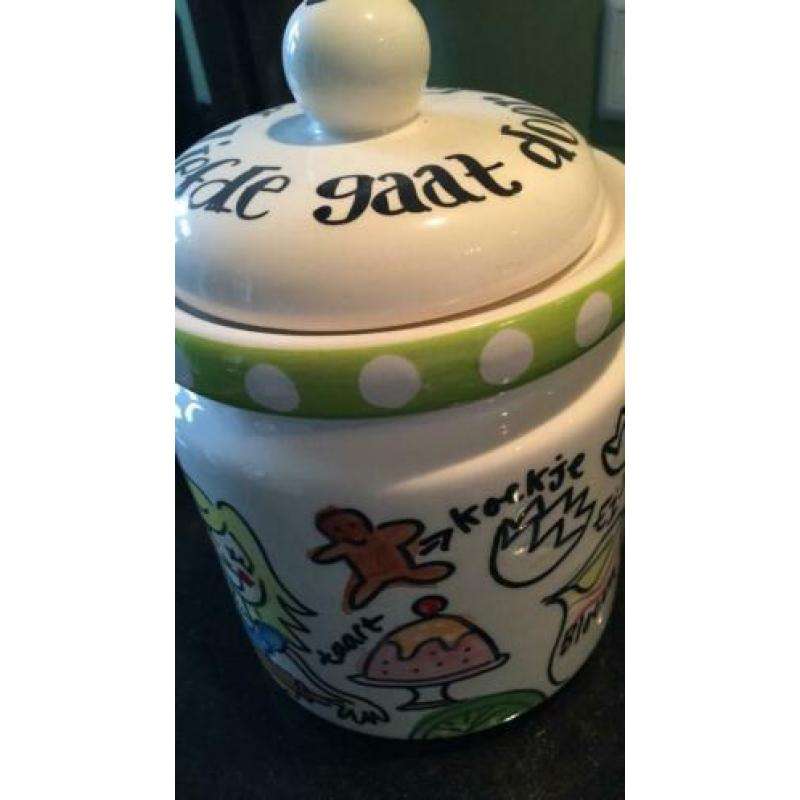Mooie voorraadpot of koektrommel van Blond