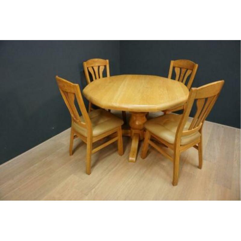 Licht eikenhouten zeskant eethoek met 4 lederen stoelen
