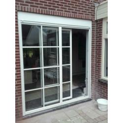 kunststof hef/kiep schuifpui met vakverdeling op het glas