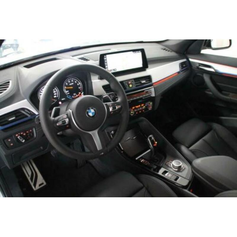 BMW X1 sDrive20i High Executive / Trekhaak / Head-Up Display
