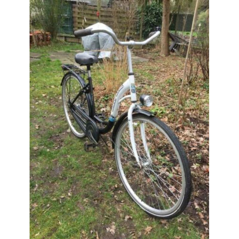 Stevige, soepel fietsende en complete dames-stadsfiets